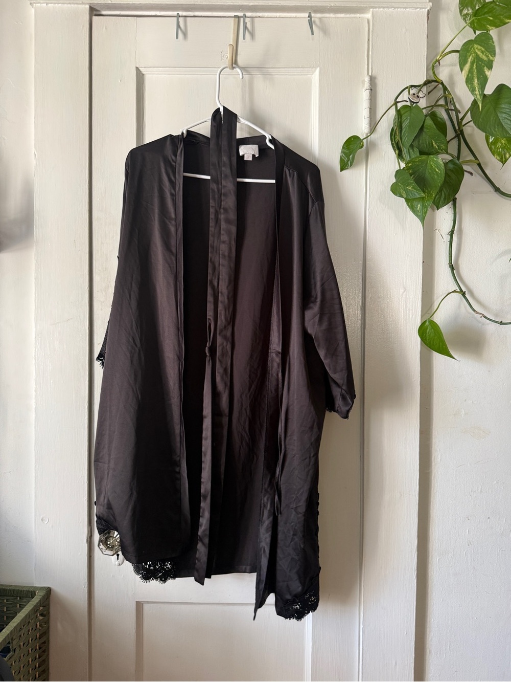 le Rose size M/L robe Black Lace-Trim Open Kimono Slip-On Jacket